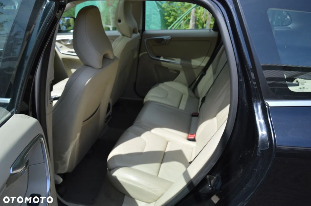 Volvo XC 60 DRIVe R Design - 6