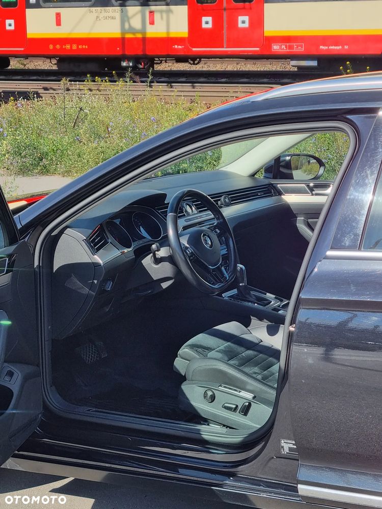Volkswagen Passat - 9