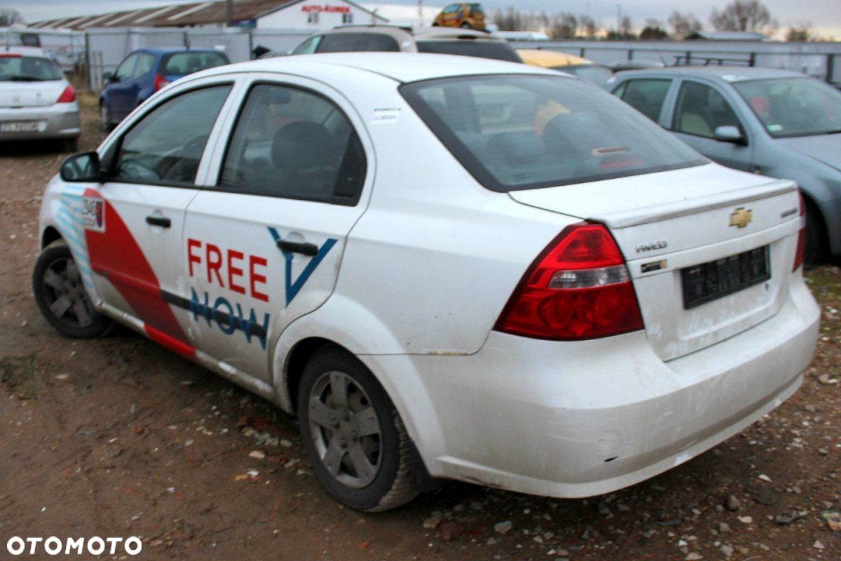 Chevrolet Aveo T250 2011 1.2i B12D1 Sedan (MASKA, ZDERZAK, LAMPA, BŁOTNIK, DRZWI, SZYBA, FOTEL) - 4