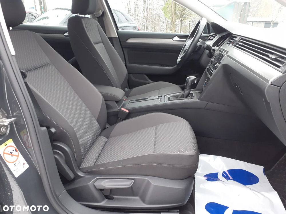Volkswagen Passat - 24