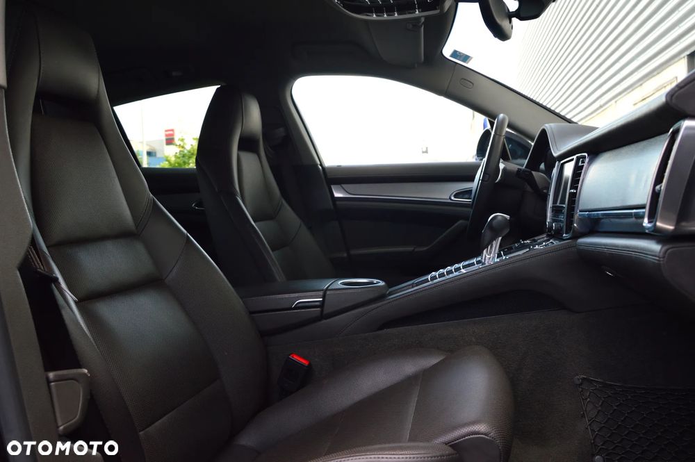 Porsche Panamera 4 - 17