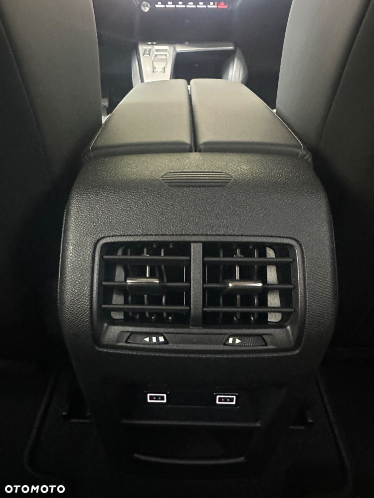 Peugeot 408 - 21