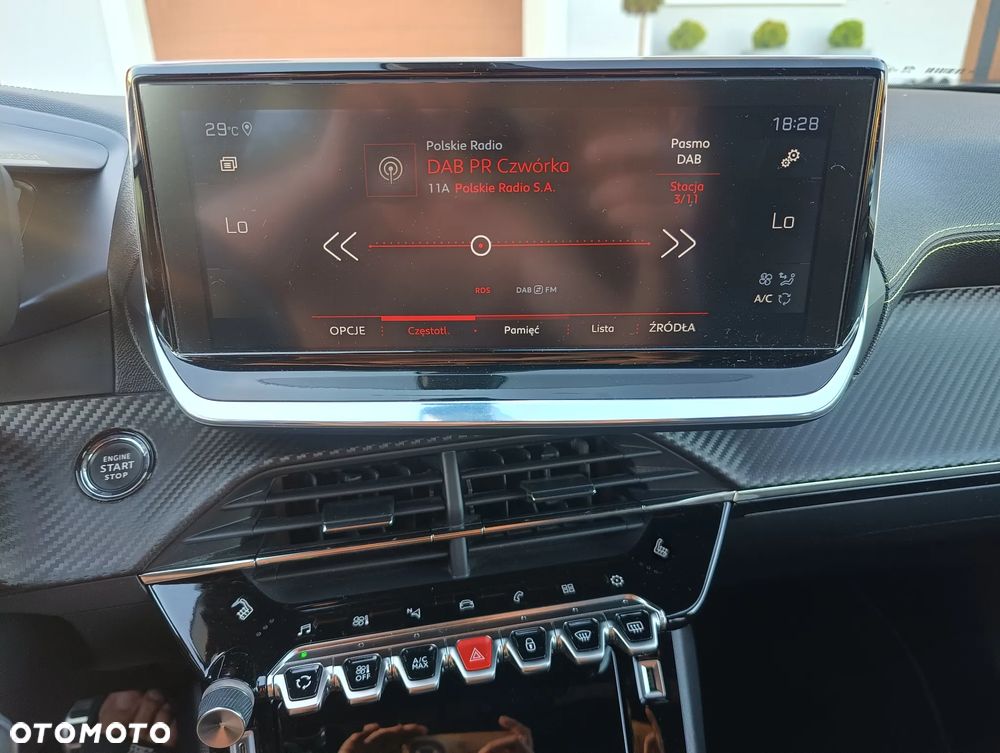 Peugeot 2008 PureTech 130 EAT8 GT Exclusive - 25