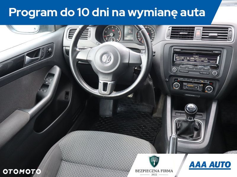 Volkswagen Jetta - 9