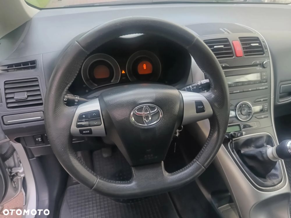 Toyota Auris 1.6 Sol - 21