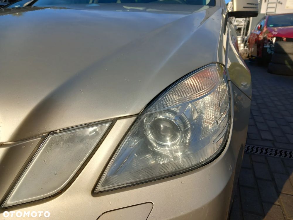 MERCEDES E-KLASA W212 LAMPA REFLEKTOR LEWA PRZEDNIA LEWY PRZÓD - 1