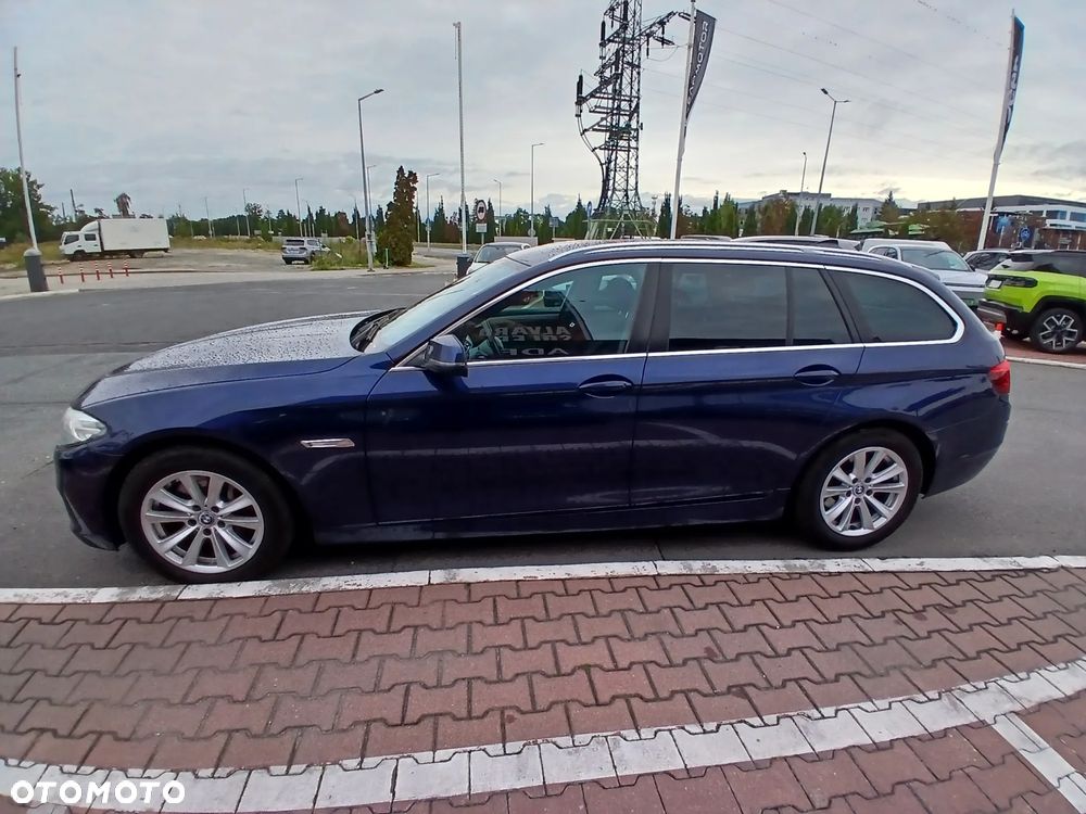 BMW Seria 5 528i xDrive - 7