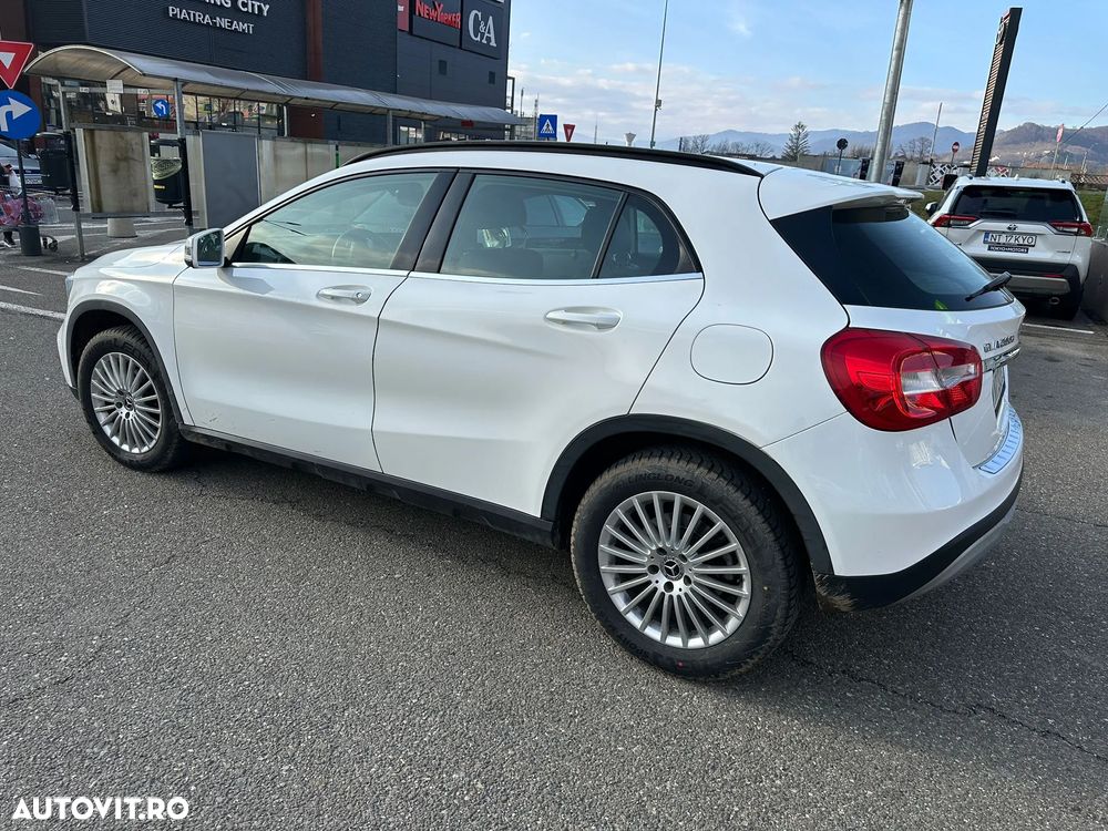 Mercedes-Benz GLA 200 d 4MATIC Aut. - 4