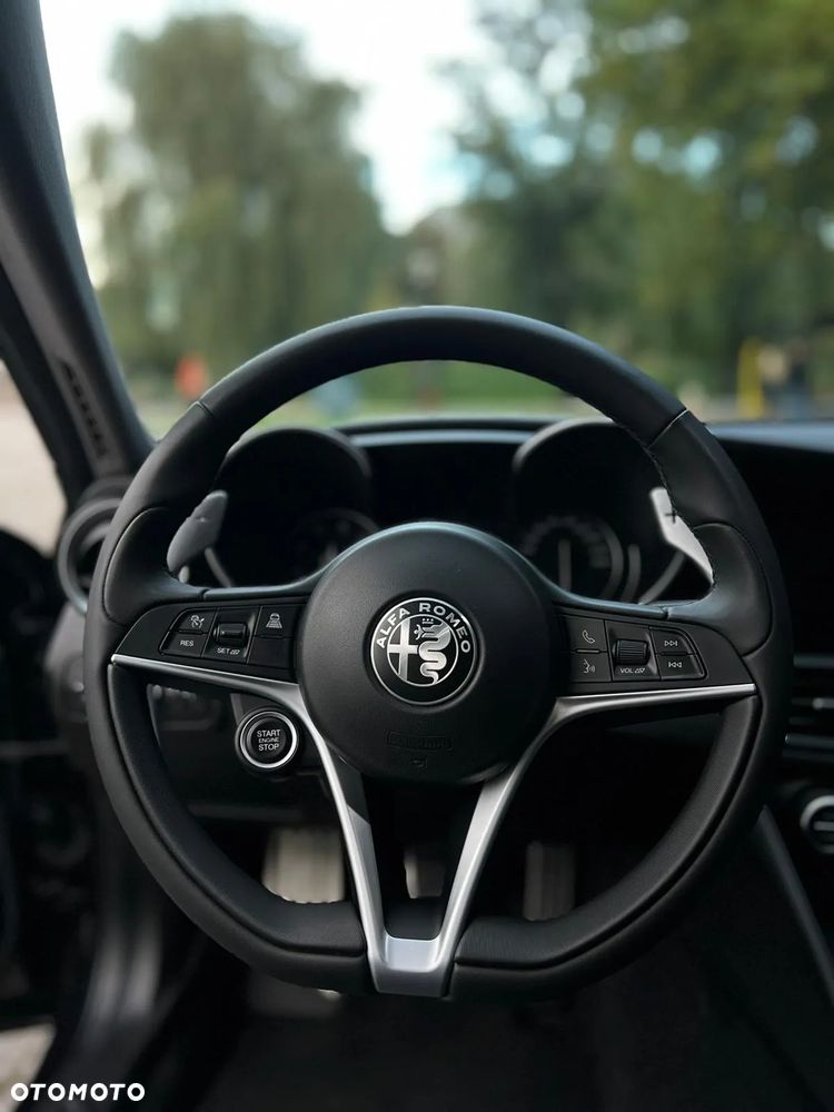 Alfa Romeo Giulia 2.0 Turbo 16V AT8-Q4 Veloce - 23