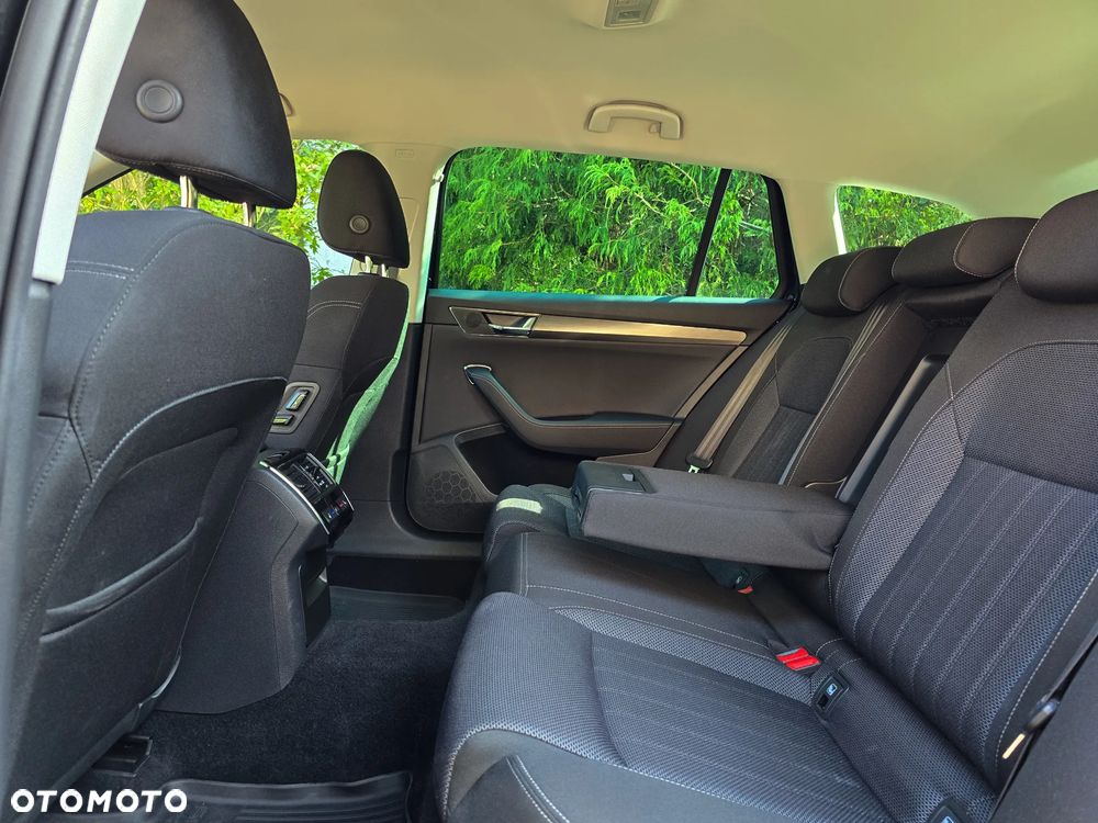 Skoda Superb 2.0 TDI SCR 4x4 Style DSG - 28