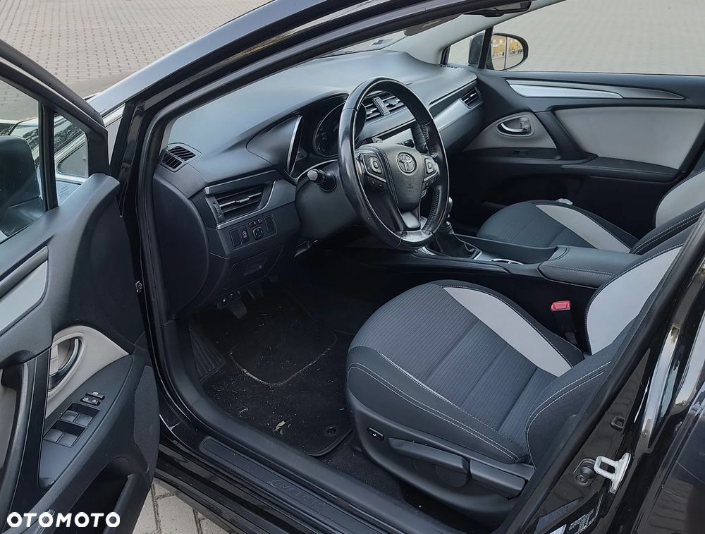 Toyota Avensis - 4