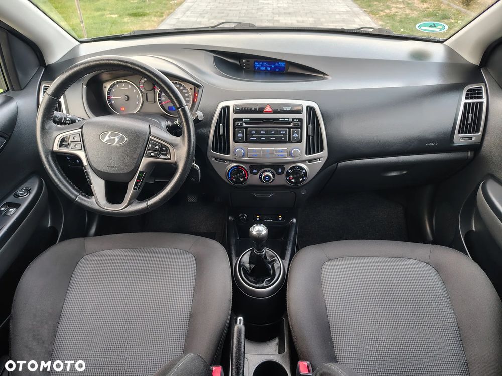 Hyundai i20 1.2 Fifa World Cup Edition - 10