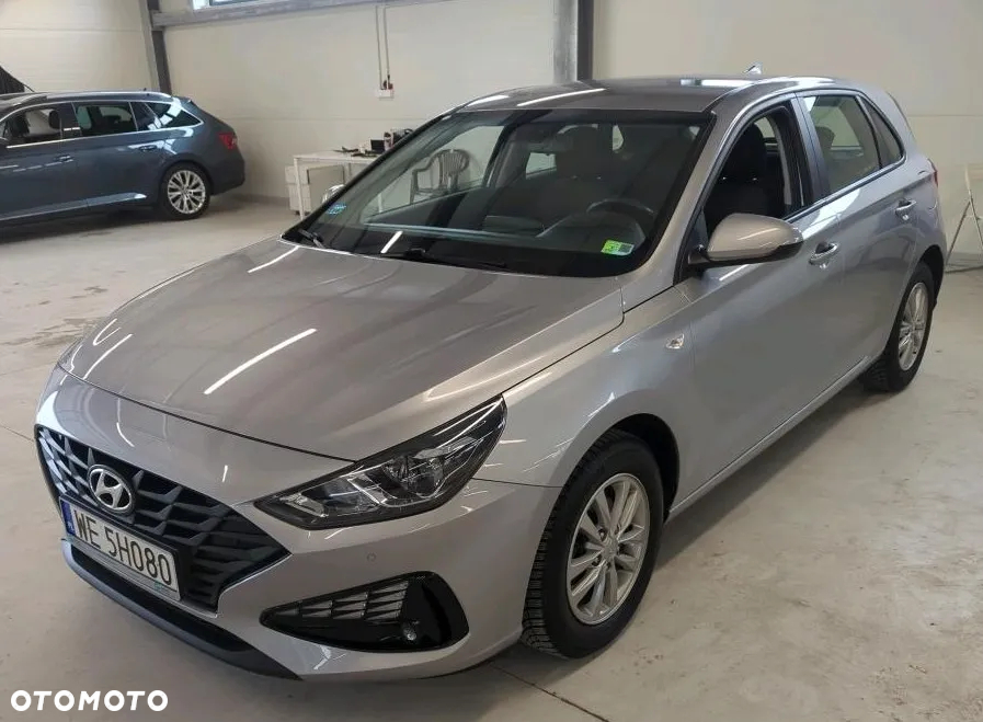 Hyundai i30 1.5 DPI Classic + - 16