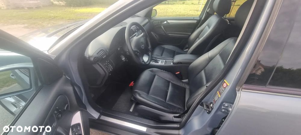 Mercedes-Benz Klasa C 280 T Avantgarde 4-Matic - 17