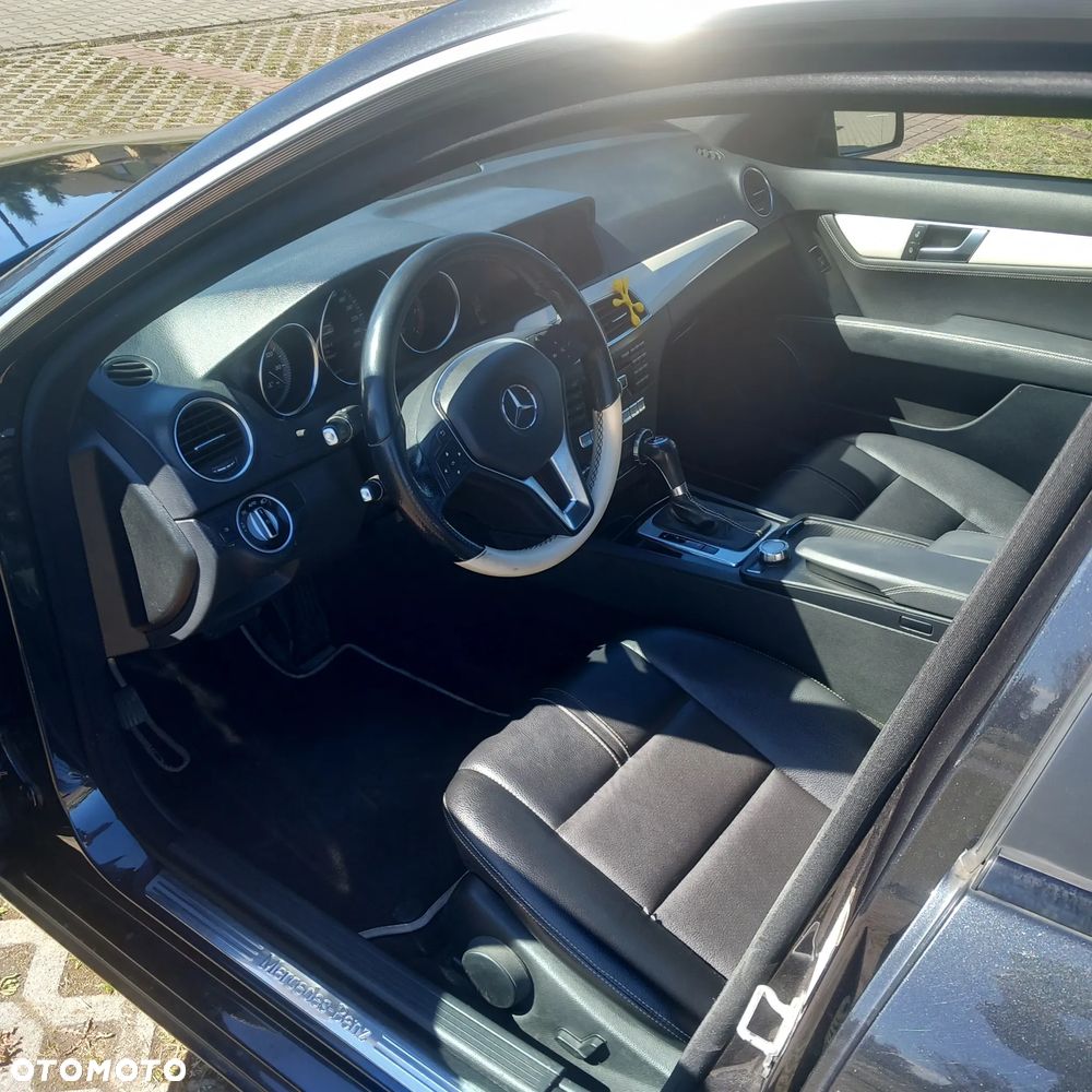 Mercedes-Benz Klasa C 200 CDI DPF (BlueEFFICIENCY) 7G-TRONIC Avantgarde - 19