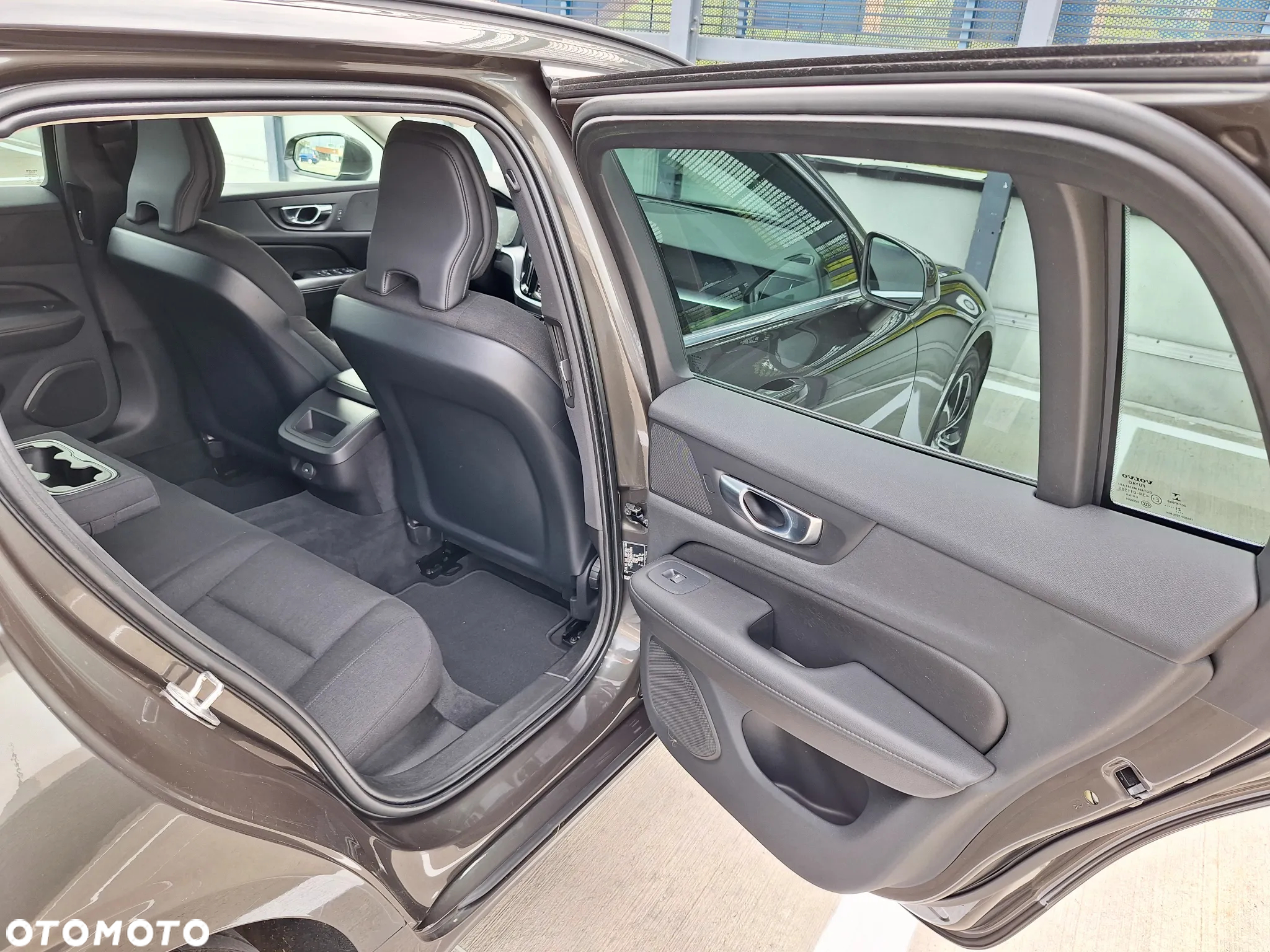 Volvo V60 D4 Momentum Pro - 20