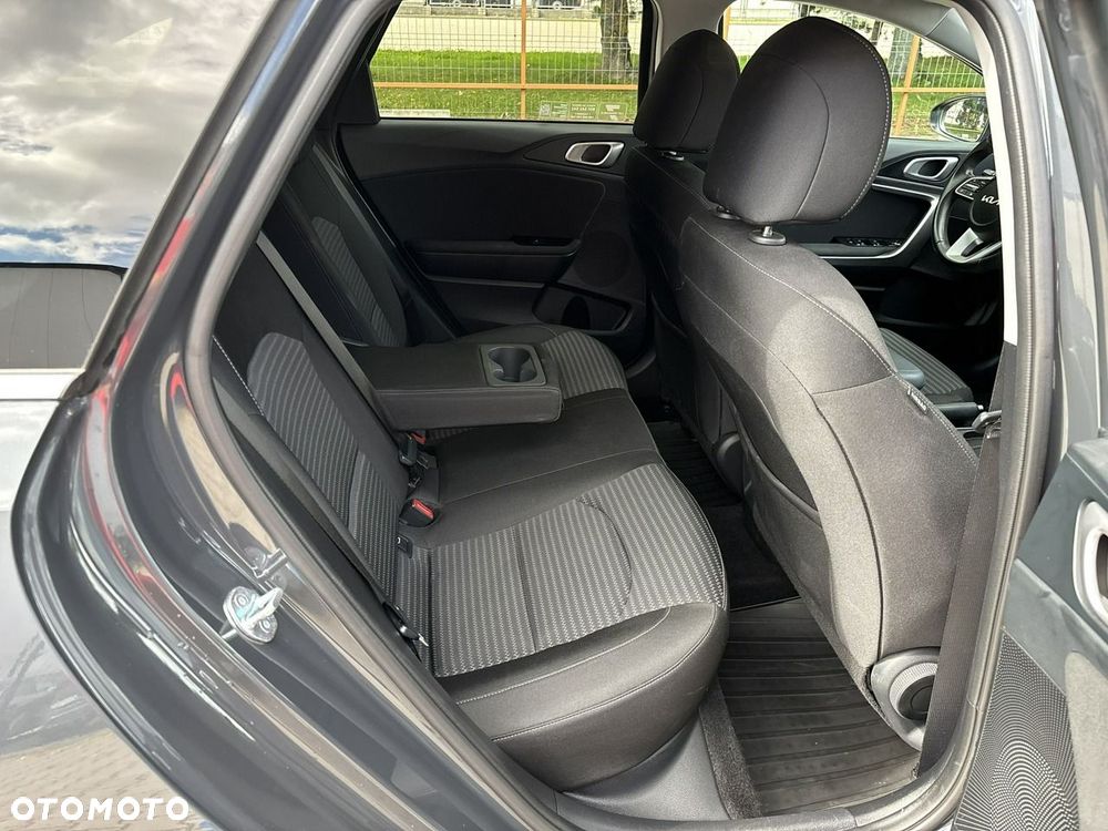 Kia Ceed 1.5 T-GDI Business Line DCT - 17