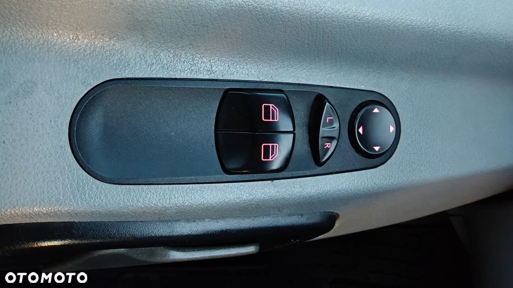 Volkswagen Crafter   brygadówka 7osób - 18
