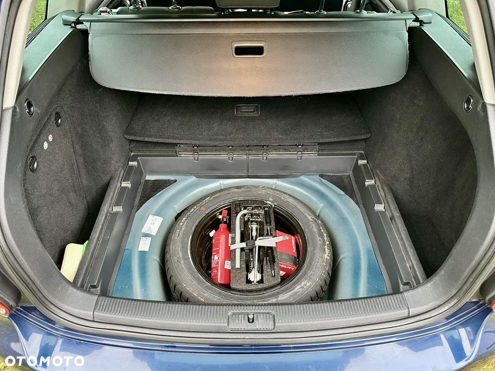 Volkswagen Golf 1.6 TDI Comfortline DSG - 22