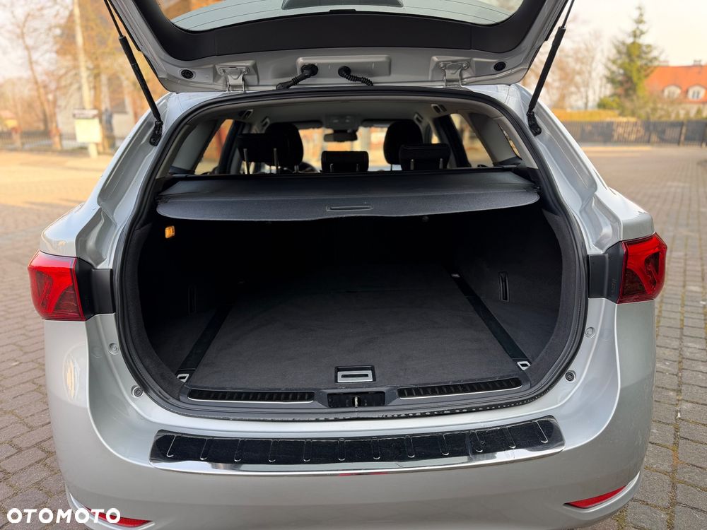 Toyota Avensis 2.0 D-4D Prestige - 17