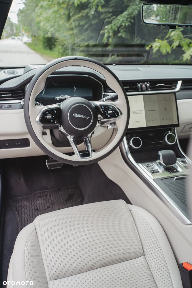 Jaguar XF - 7