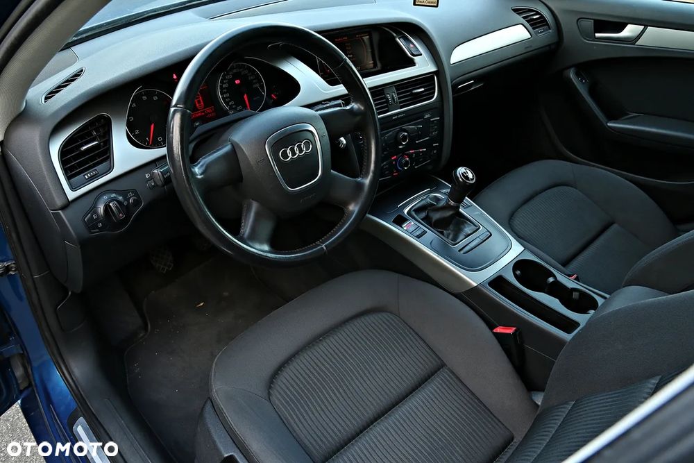 Audi A4 Limousine - 6