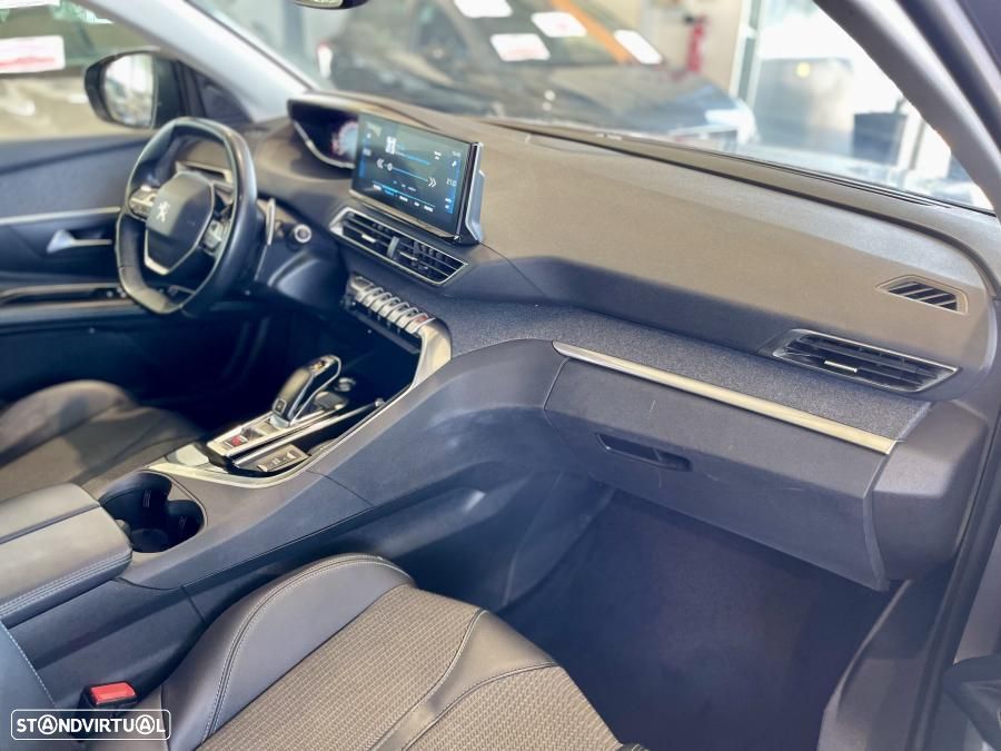 Peugeot 5008 1.2 PureTech Allure Pack EAT8 - 29