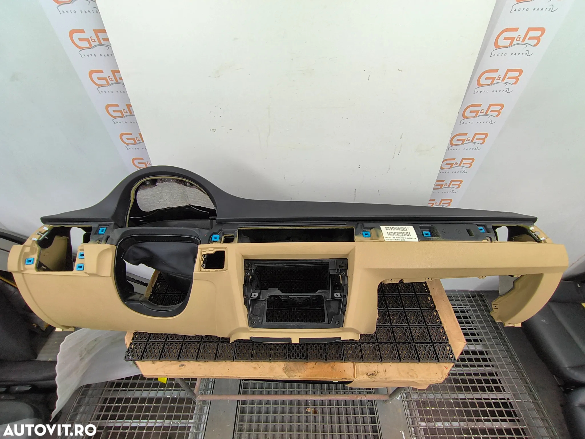 Plansa bord BMW E90/91/92 model fara navigatie cu airbag pasager model cu doua mufe - 8