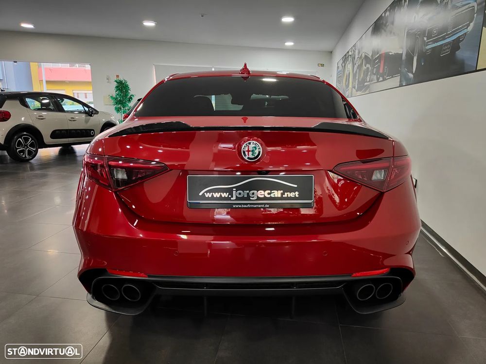 Alfa Romeo Giulia 2.9 Bi-Turbo Quadrifoglio AT8 - 19