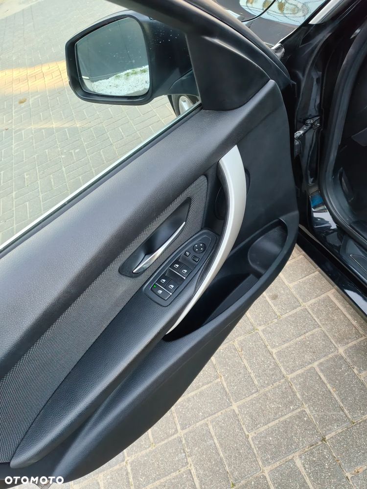 BMW Seria 3 320i Advantage - 25