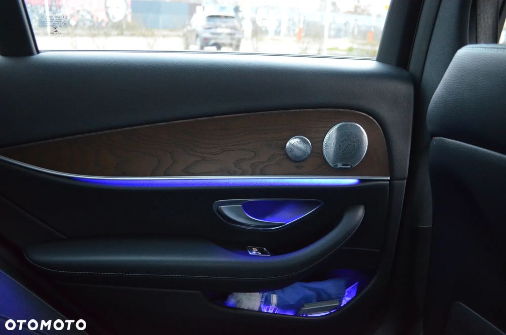 Mercedes-Benz Klasa E 300 9G-TRONIC AMG Line - 14