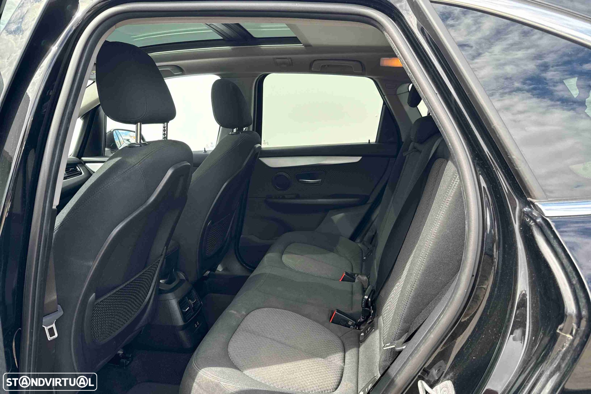 BMW 225xe Active Tourer - 11