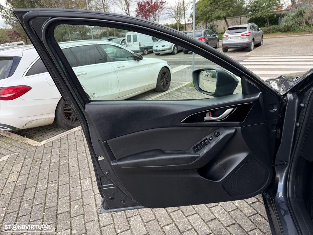 Mazda 3 Hatchback ver-1-5-sky--d-evolve - 20