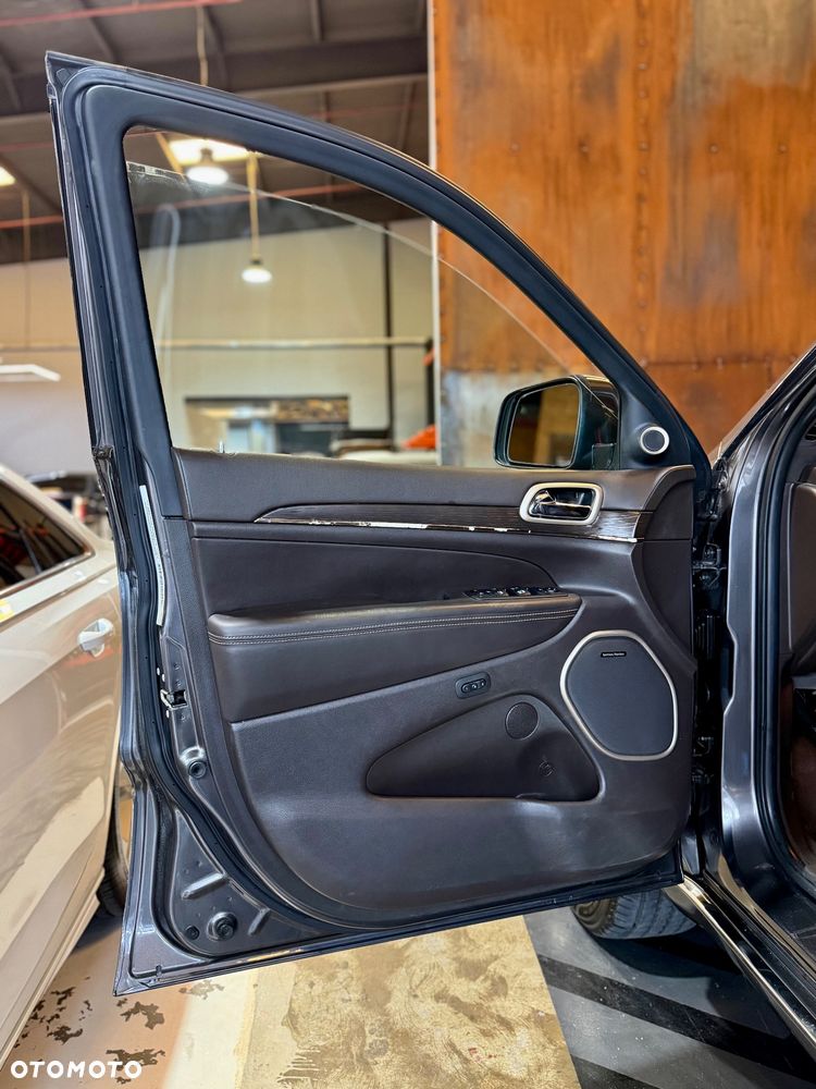 Jeep Grand Cherokee 5.7 V8 Overland Summit EU6 - 21