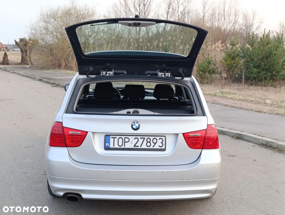 BMW Seria 3 318d DPF Edition Exclusive - 23