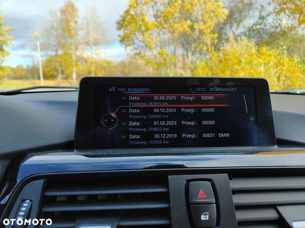 BMW Seria 3 320d DPF Edition Sport - 23