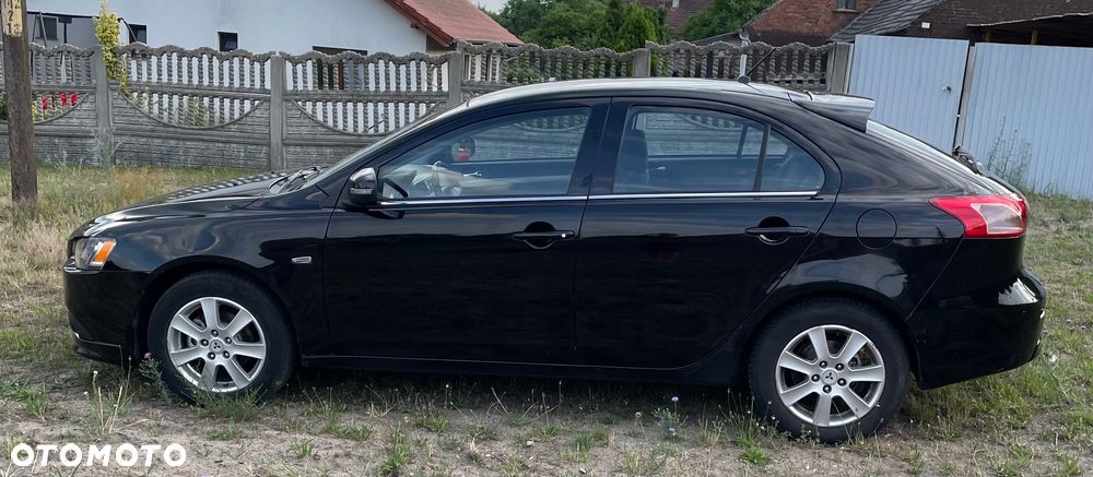 Mitsubishi Lancer - 12