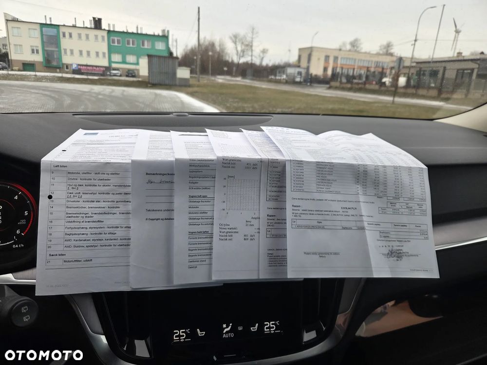 Volvo V60 Cross Country - 17