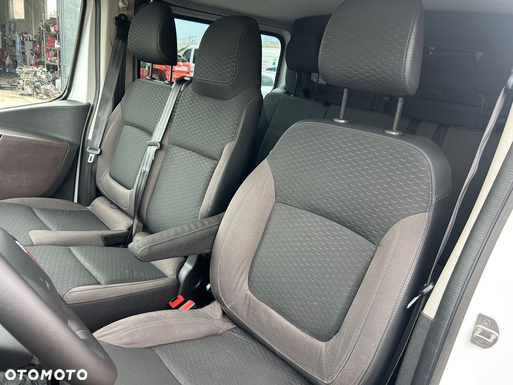 Renault Trafic  6-osobowa brygadówka  Long 125km - 15
