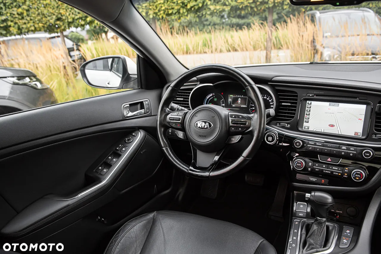 Kia Optima - 30