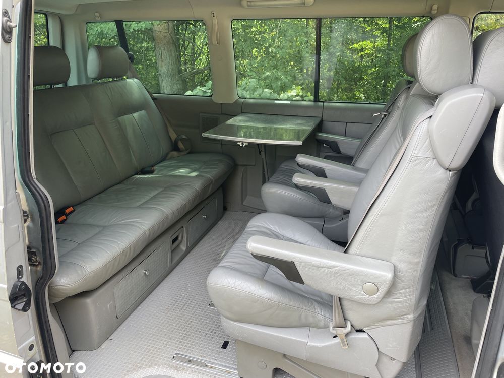 Volkswagen Multivan - 20