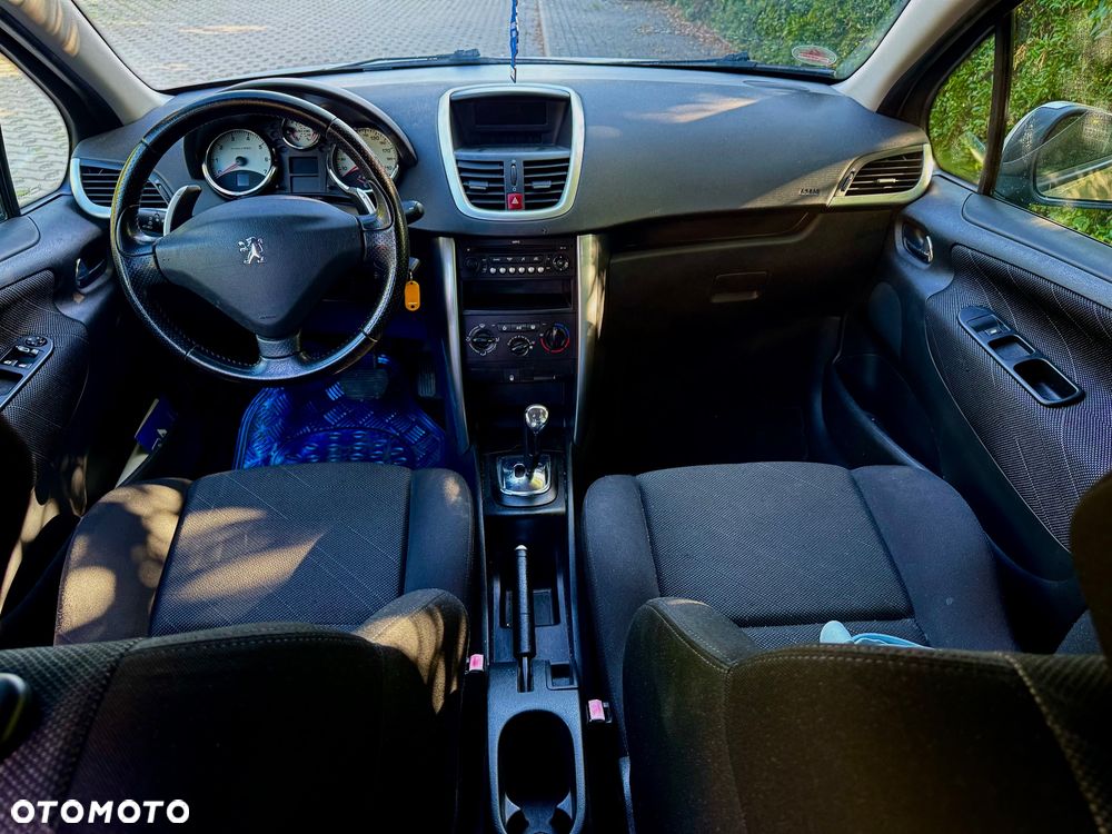 Peugeot 207 - 6