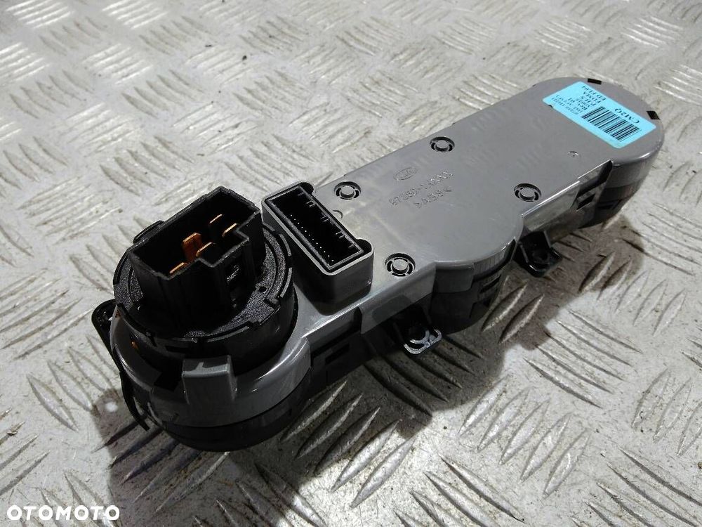 PANEL NAWIEWU KLIMATYZACJI KIA CEED - 2