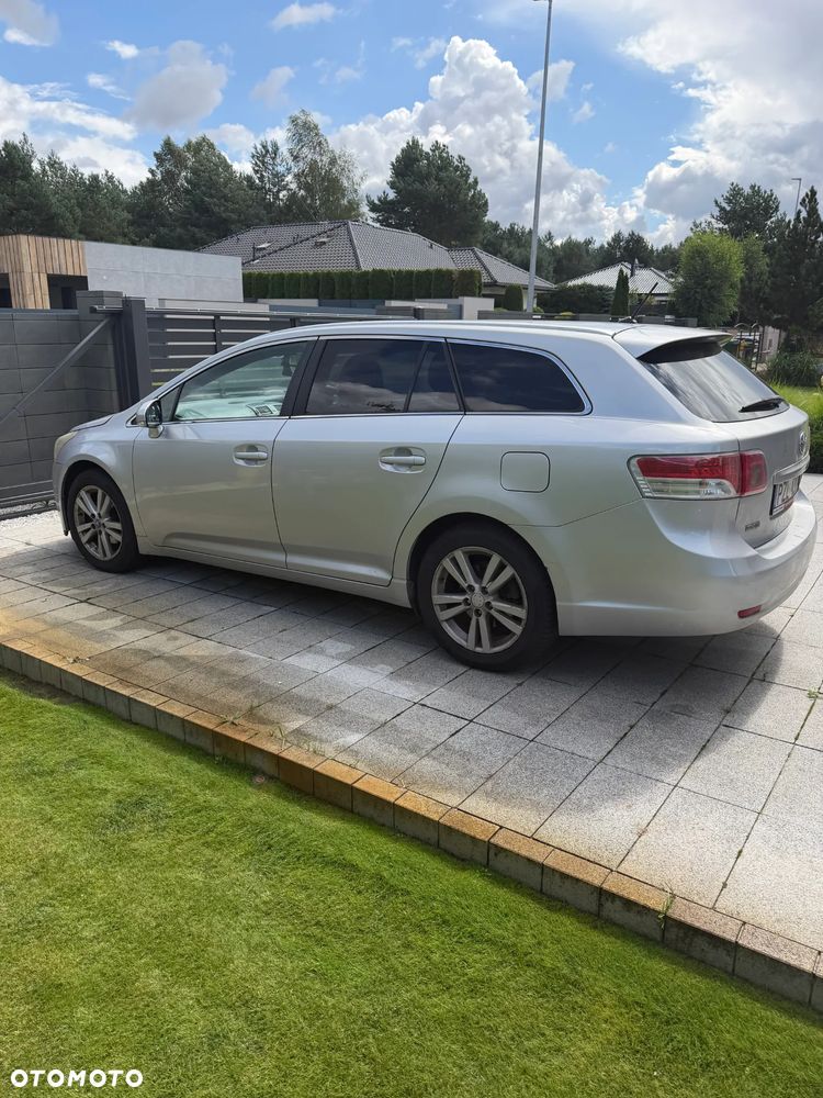 Toyota Avensis 2.0 D-4D Sol plus+NAVI - 4