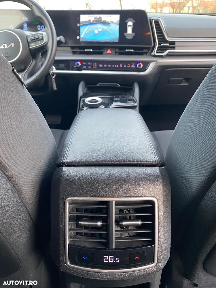 Kia Sportage 1.6 T-GDI HEV 6AT 4x2 Business Line - 19