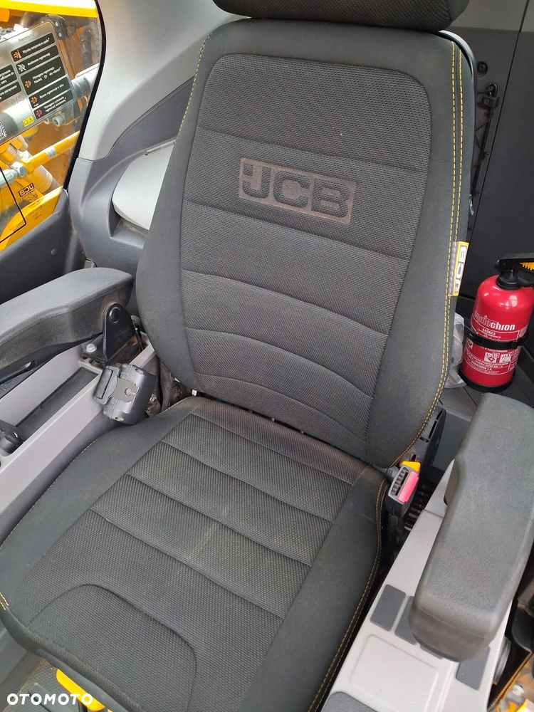 JCB JS 220X - 16