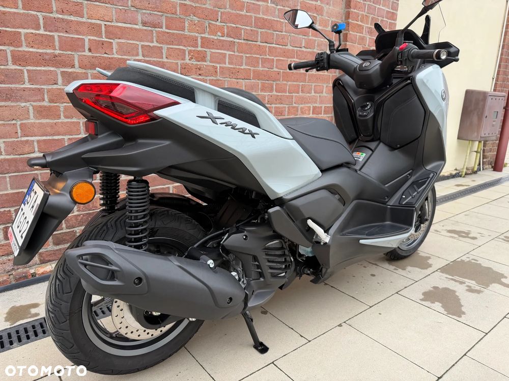 Yamaha X-max - 16