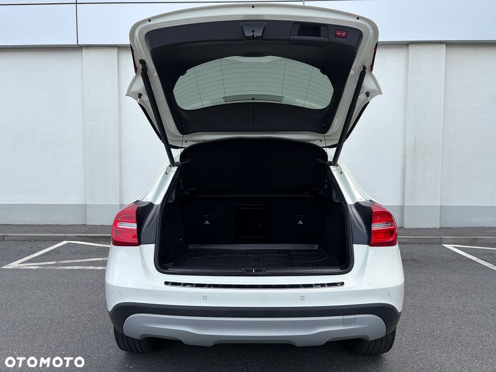 Mercedes-Benz GLA 250 4-Matic - 10
