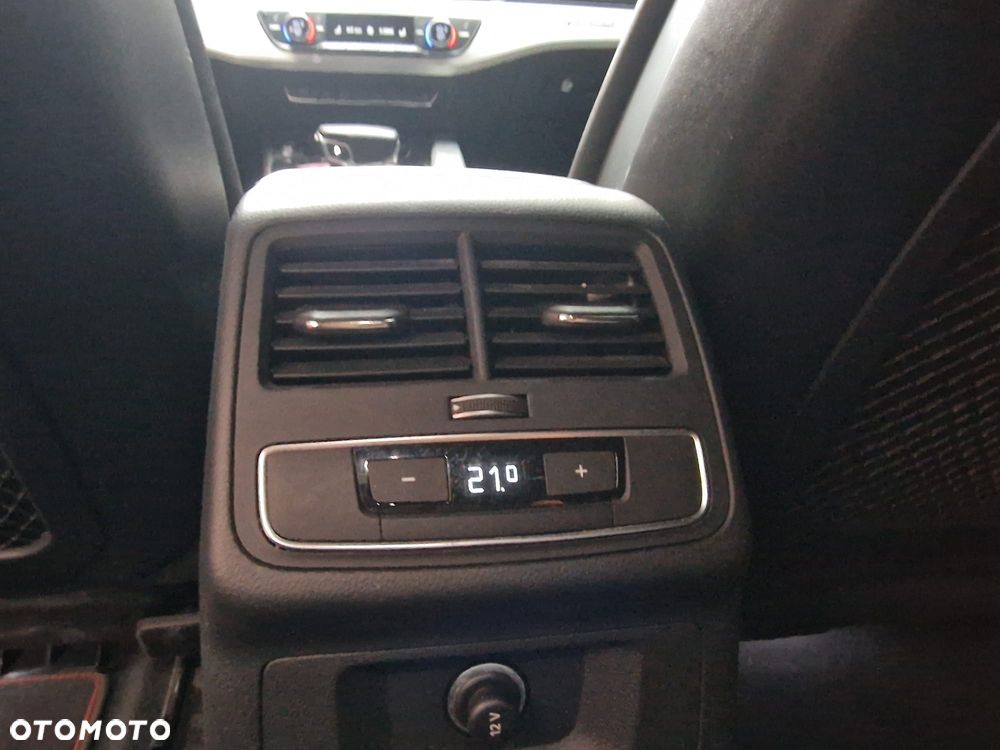 Audi A4 Avant 40 TDI quattro S tronic S line - 33