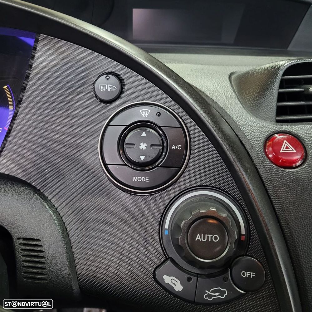 Honda Civic 1.4 i-VTEC Elegance - 14